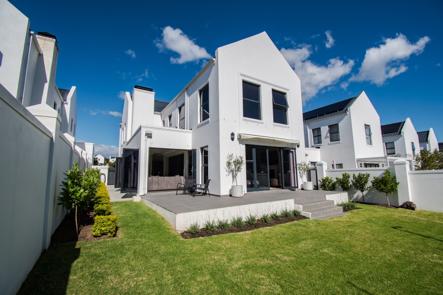 3 Bedroom Property for Sale in Helderberg Village Western Cape